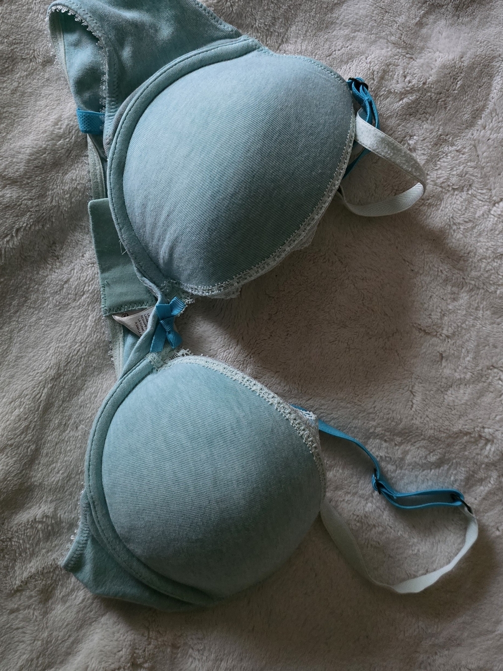 Victorua Secret Bras - Picture 4 of 4